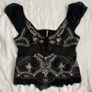 Free People Cherry Bomb top 👩‍❤️‍💋‍👨 size medium